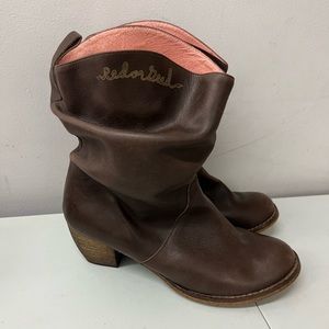 Women’s fashion cowboy boots / women’s wester boots / size 8.5 / size 41